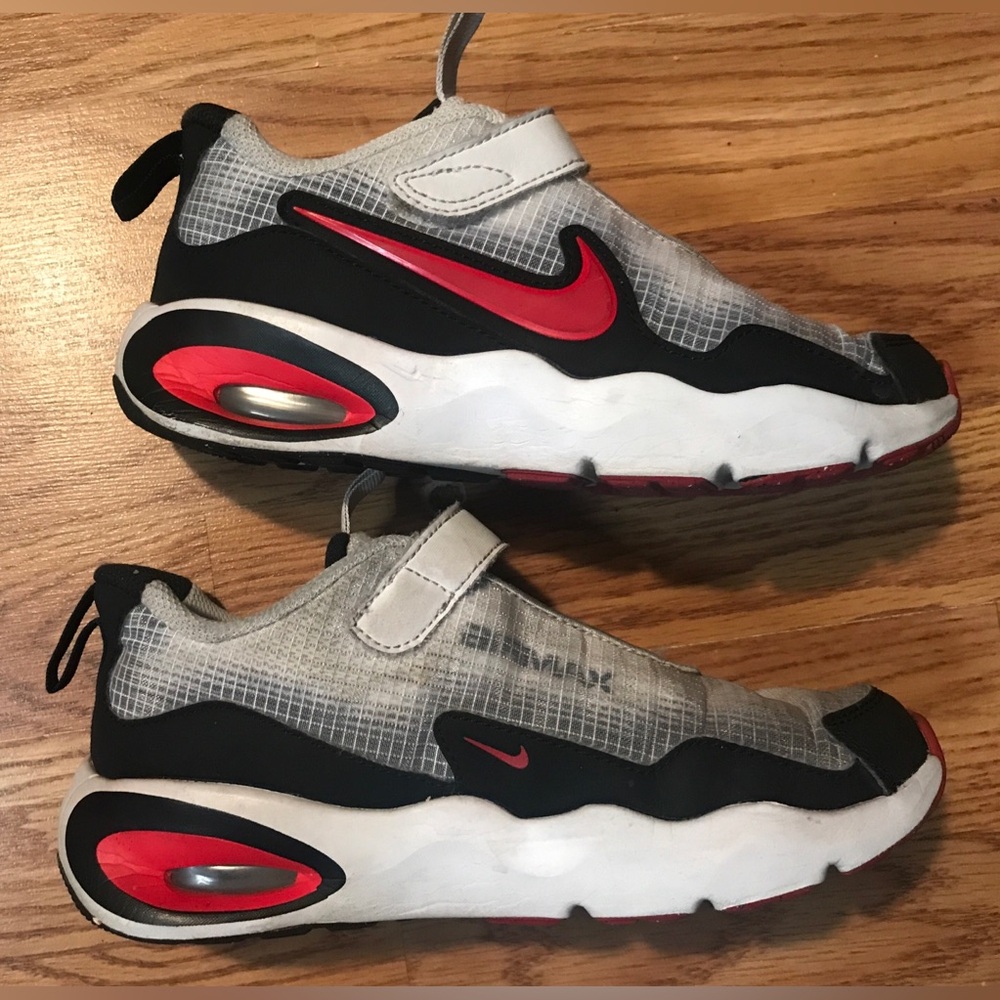 Nike Air Max Nova Grey Red Black Athletic Sneaker Shoes Size 1 Youth FN4459-102